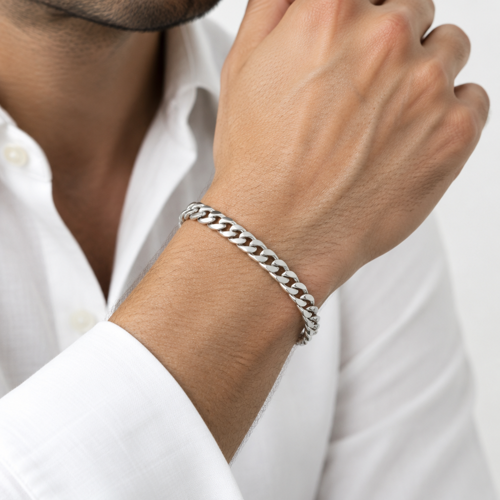 Man wearing sterling silver curb link bracelet